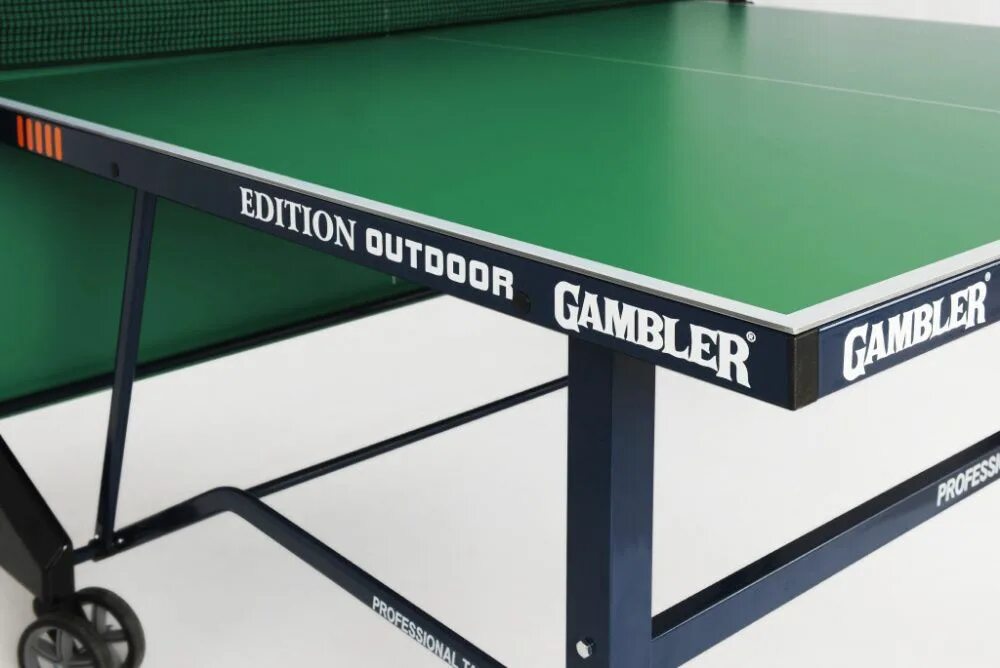 Всепогодный теннисный стол EDITION Outdoor green с зеленой столешницей.